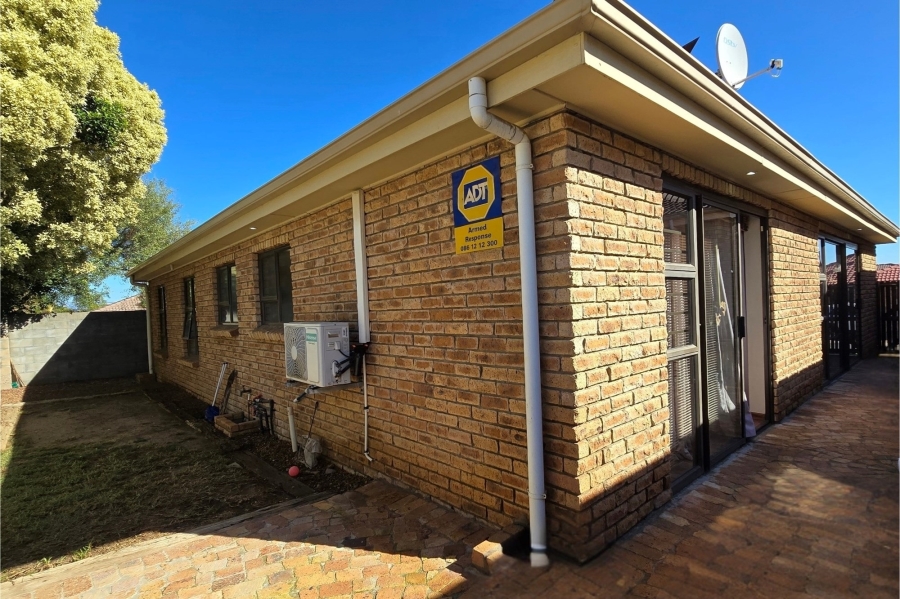 3 Bedroom Property for Sale in Welgevonden Estate Western Cape